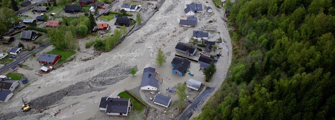 Flommen i Gudbrandsdalen ville kostet 90 prosent mindre ved forebygging, ifølge en rapport fra Vestlandsforskning. Foto: Håkon Mosvold Larsen / NTB scanpix