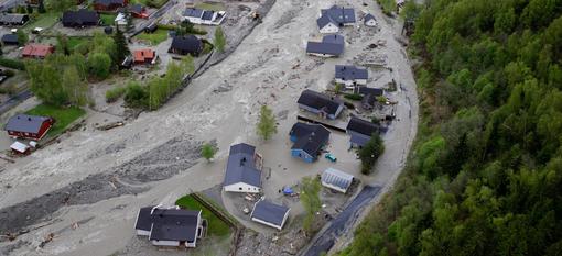 Flommen i Gudbrandsdalen ville kostet 90 prosent mindre ved forebygging, ifølge en rapport fra Vestlandsforskning. Foto: Håkon Mosvold Larsen / NTB scanpix